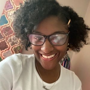 Meet your Posher, Genetra